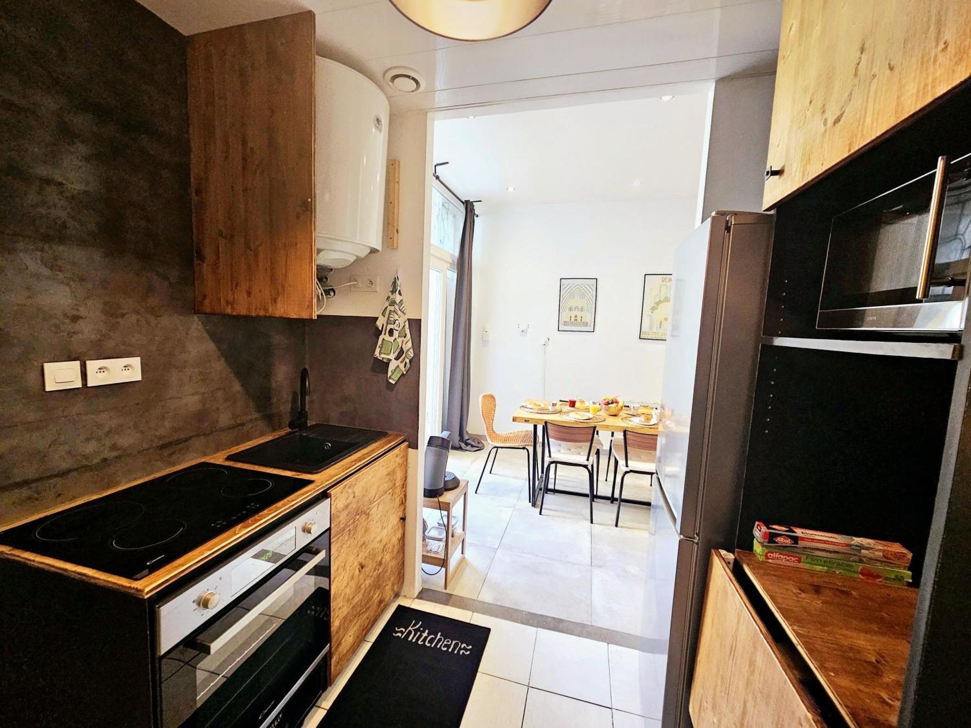 Refuge Urbain - Ideal Pro, Familles & Amis - Le Calme En Hypercentre - Wifi Haut Debit - Netflix - Machine A Laver - Gare, Cathedrale, Commerces, Restaurants & Transports En Commun A Moins De 10 Minutes A Pied Reims Exterior foto