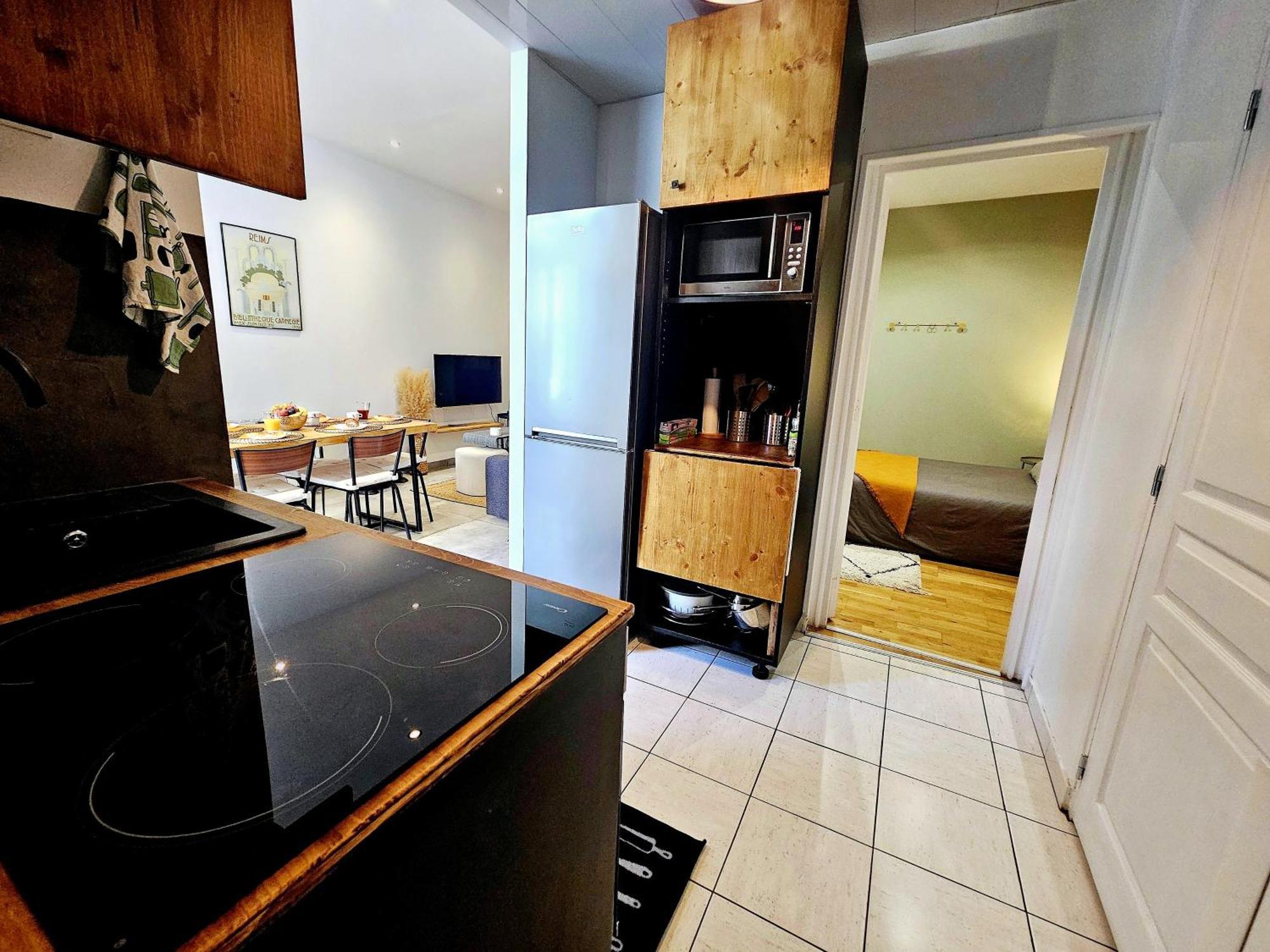 Refuge Urbain - Ideal Pro, Familles & Amis - Le Calme En Hypercentre - Wifi Haut Debit - Netflix - Machine A Laver - Gare, Cathedrale, Commerces, Restaurants & Transports En Commun A Moins De 10 Minutes A Pied Reims Exterior foto